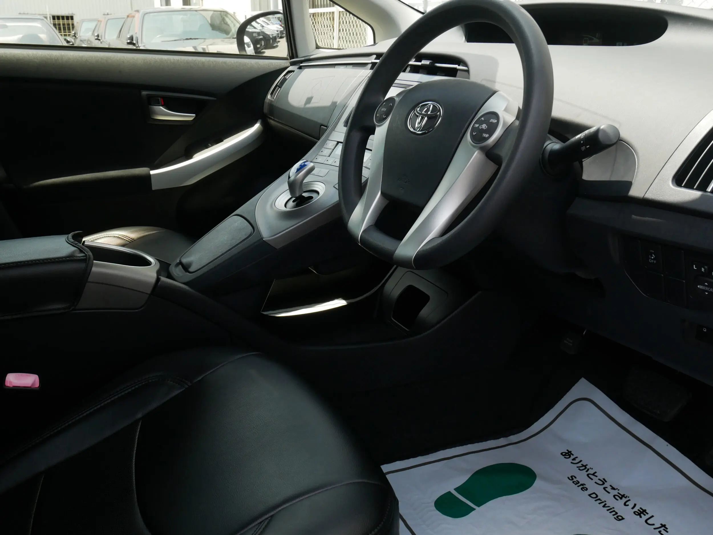 トヨタ 30プリウス Sグレード/黒/2012年式 | プリウス専門店のナビ